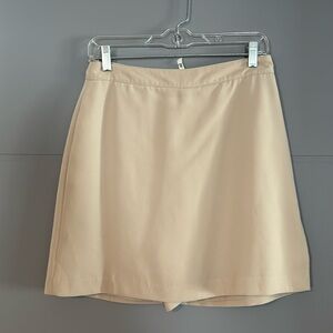 EP Pro golf cream skort in size 4